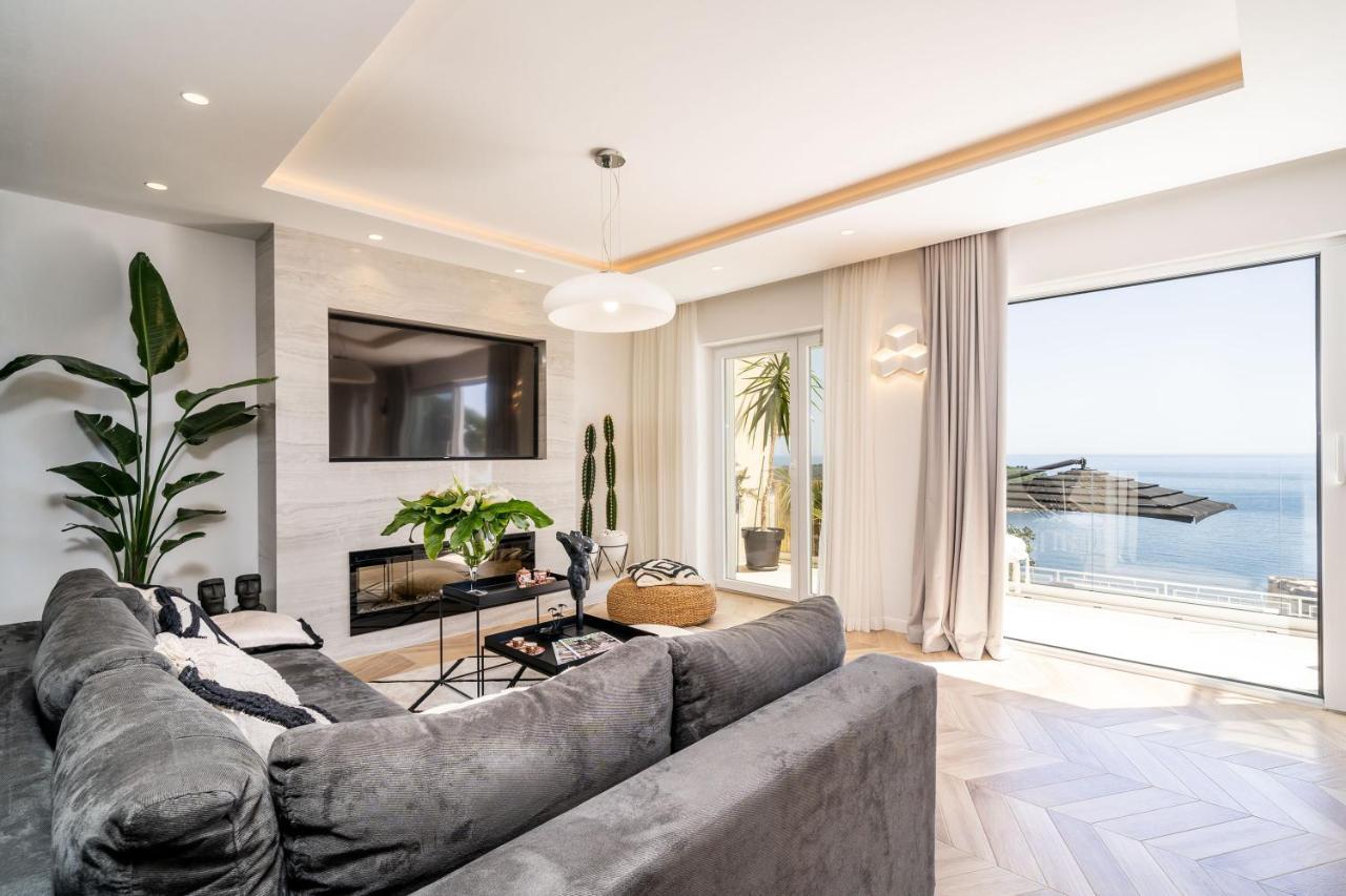 Gorgeous Ground Floor W/ Minipool & Patio Apartment ดูบรอฟนิก ภายนอก รูปภาพ